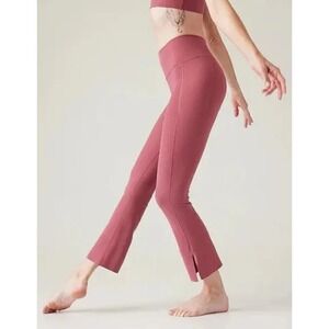 NWOT Athleta Transcend Stash Crop Straight Tight Berry Rose Small Pink Yoga‎